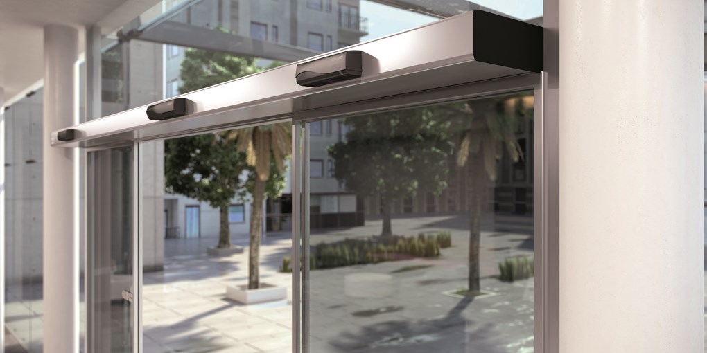 <p>ASSA ABLOY SL500 operator with a height of just 100mm for aesthetically pleasing entrances</p>