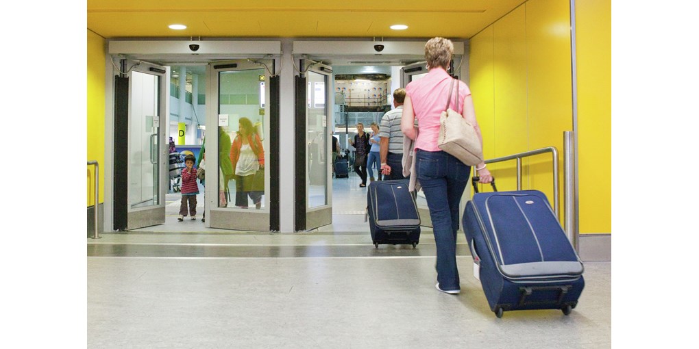 <p>ASSA ABLOY Frame automatic swing doors with bi-directional activation in Airport facility</p>